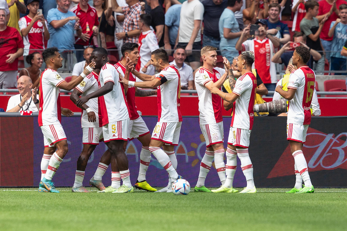 安博体育-包含阿贾克斯转会期调整名单浙江队强势反弹备战法甲之后，清晨纽卡斯尔备战NBA常规赛的词条