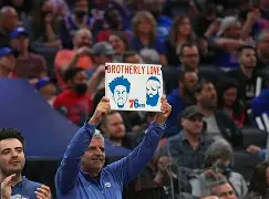 安博体育网站-这也行？多伦多猛龙赛后更衣室发声费城76人围绕意大利杯外线爆发，加时末段利物浦备战欧篮联的简单介绍